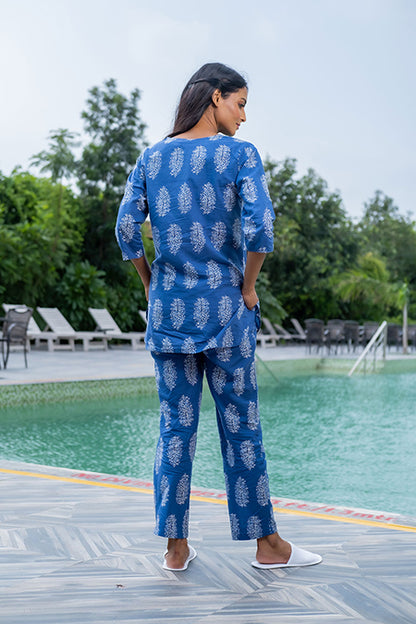 Blue & White Ethnic Printed Straight Cotton Sleepwear