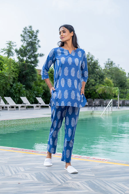 Blue & White Ethnic Printed Straight Cotton Sleepwear